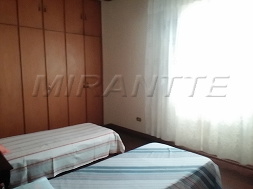 Casa terrea de 200m² com 3 quartos em Chora Menino