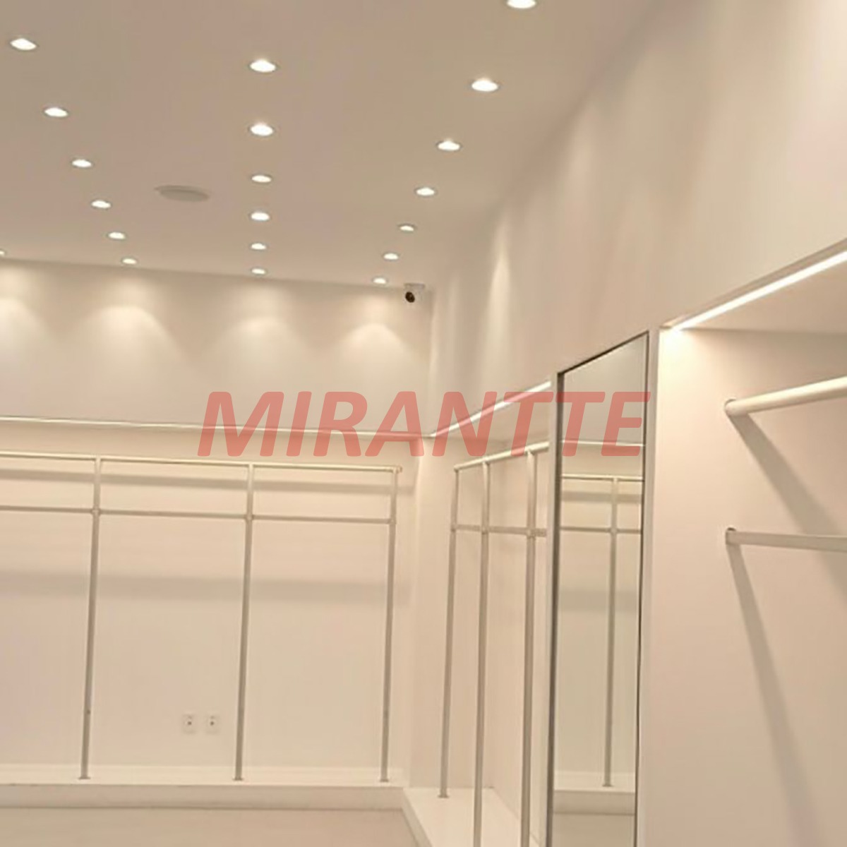 Comercial de 504m² em Santana