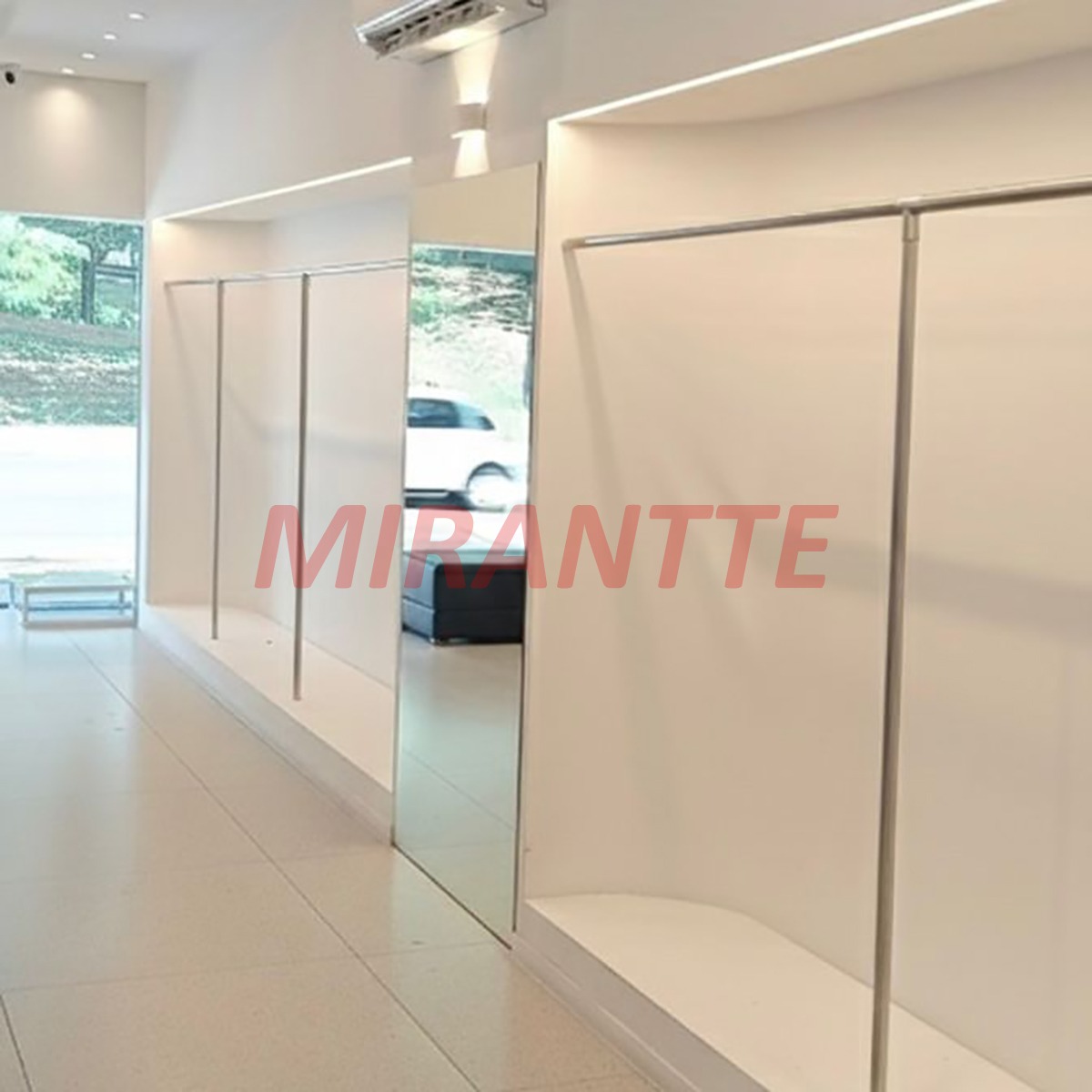 Comercial de 504m² em Santana