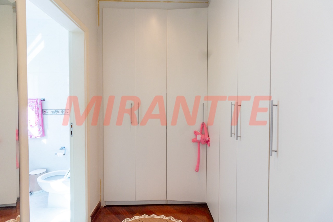 Sobrado de 474m² com 4 quartos em Tremembe