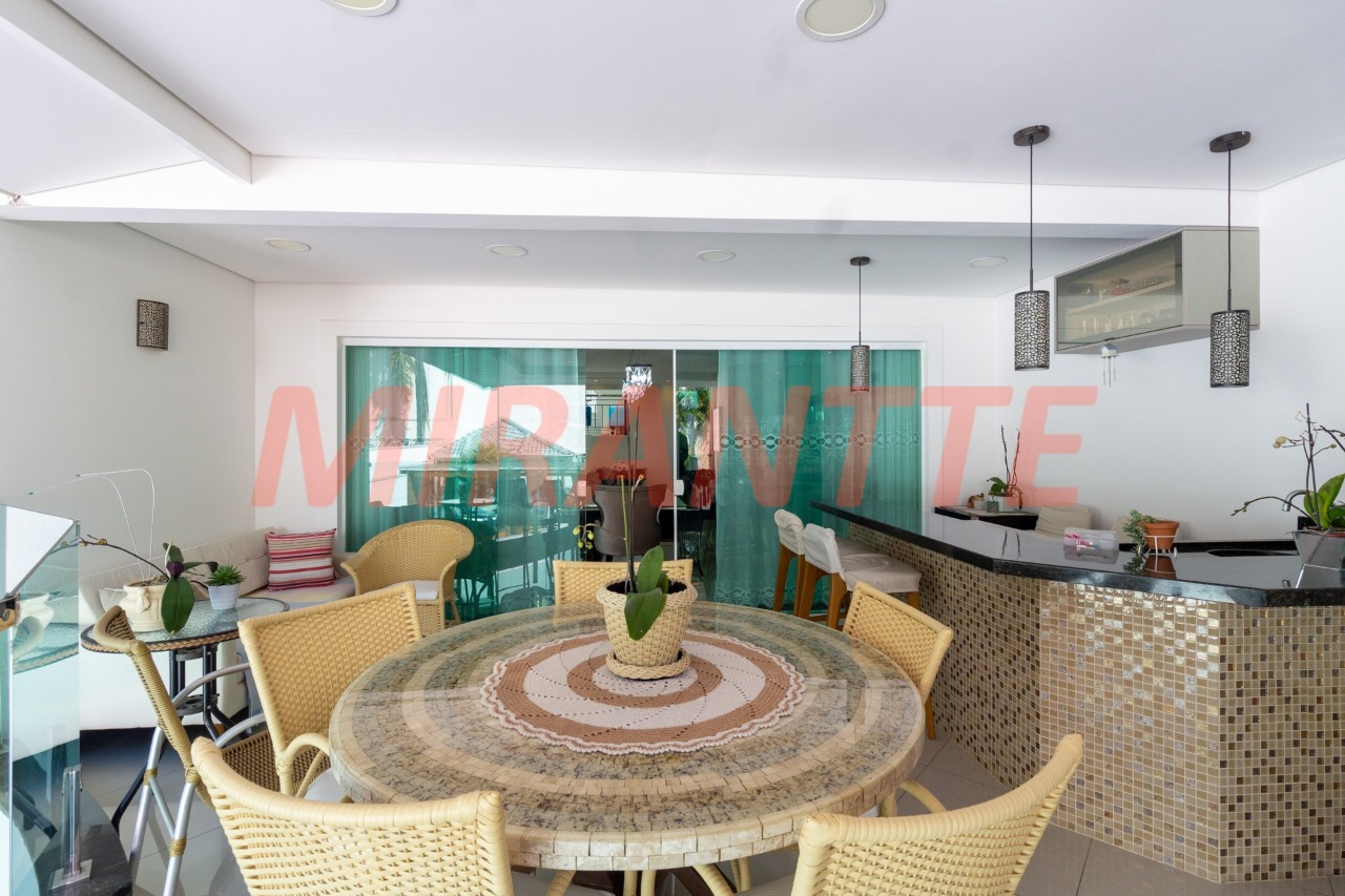 Sobrado de 474m² com 4 quartos em Tremembe