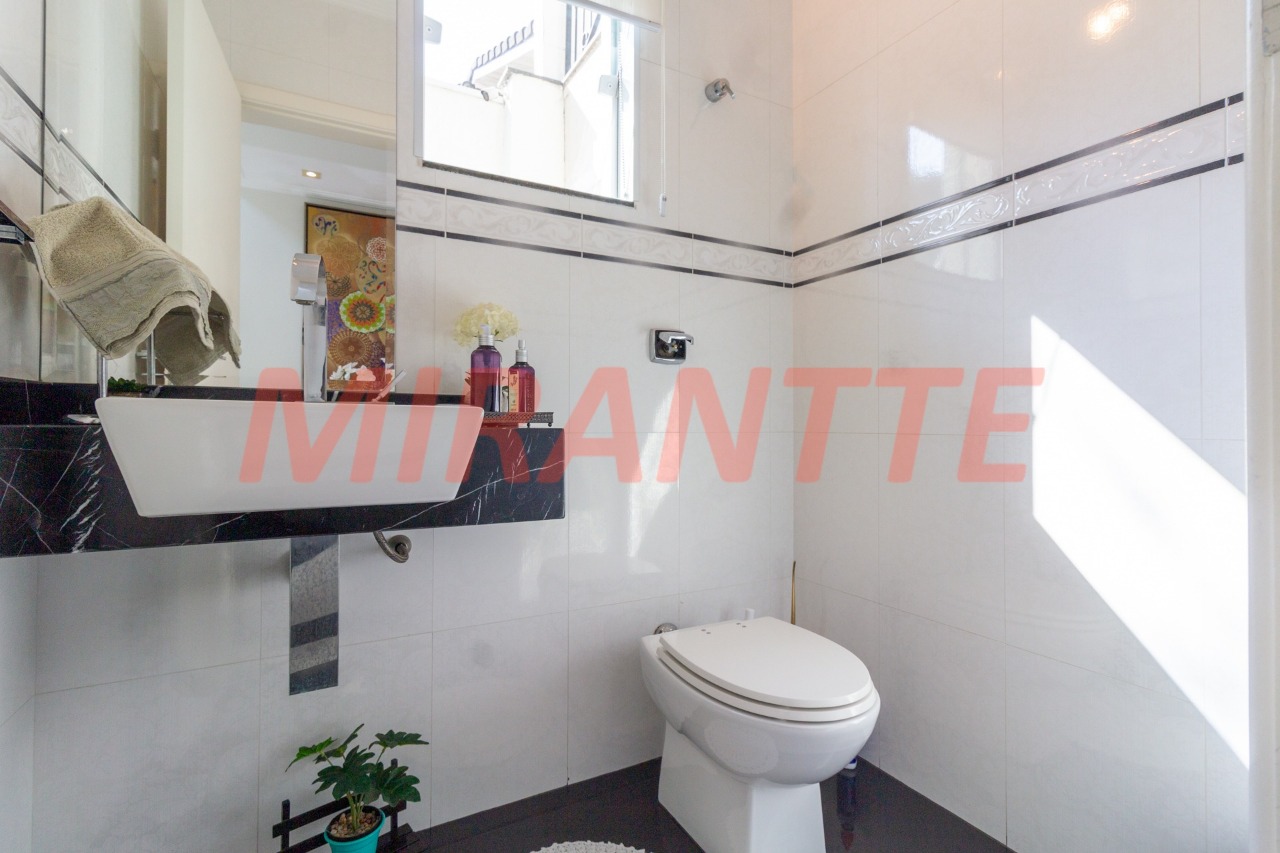 Sobrado de 474m² com 4 quartos em Tremembe
