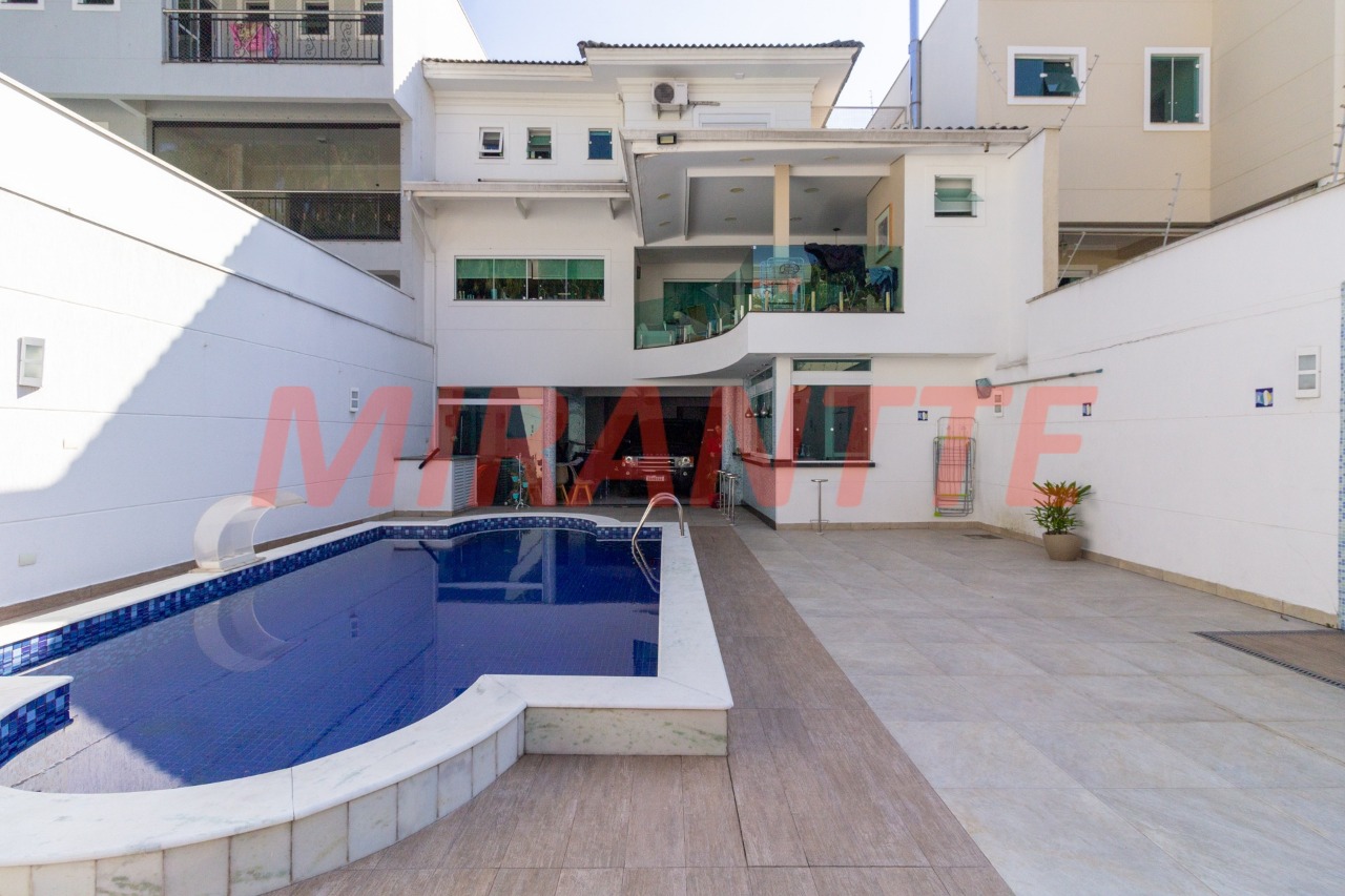 Sobrado de 474m² com 4 quartos em Tremembe
