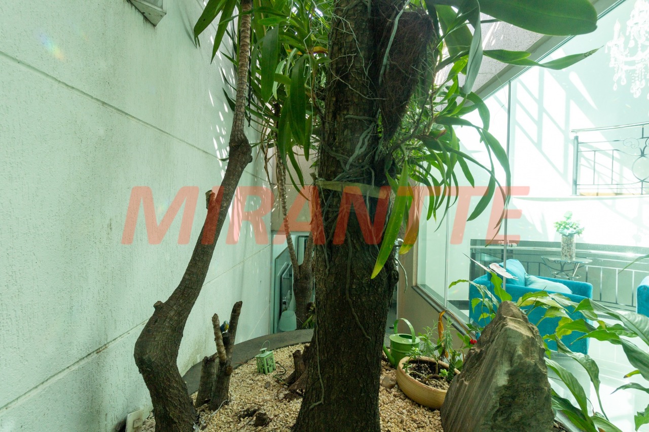 Sobrado de 474m² com 4 quartos em Tremembe