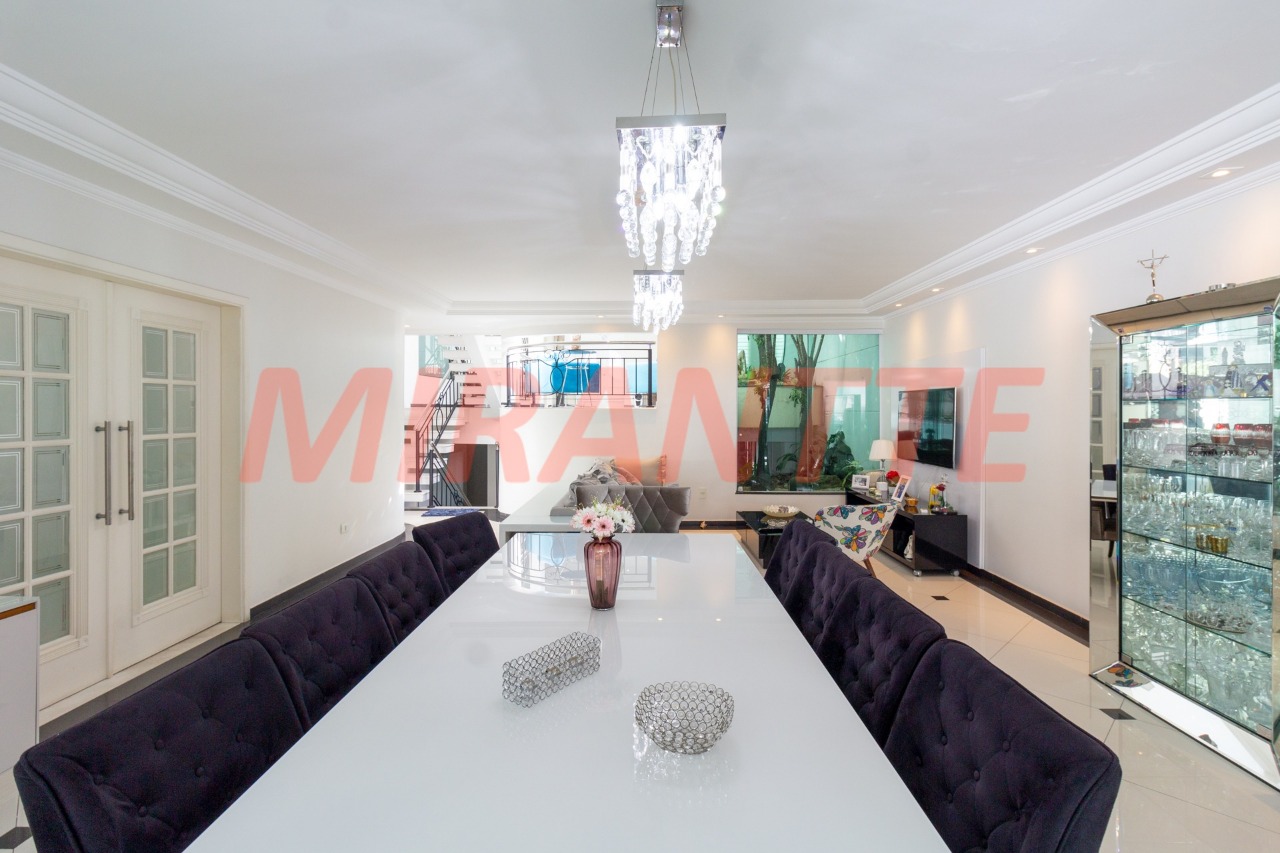 Sobrado de 474m² com 4 quartos em Tremembe