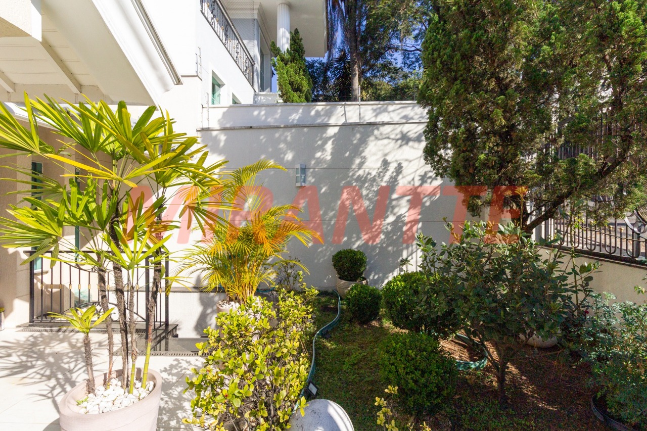 Sobrado de 474m² com 4 quartos em Tremembe