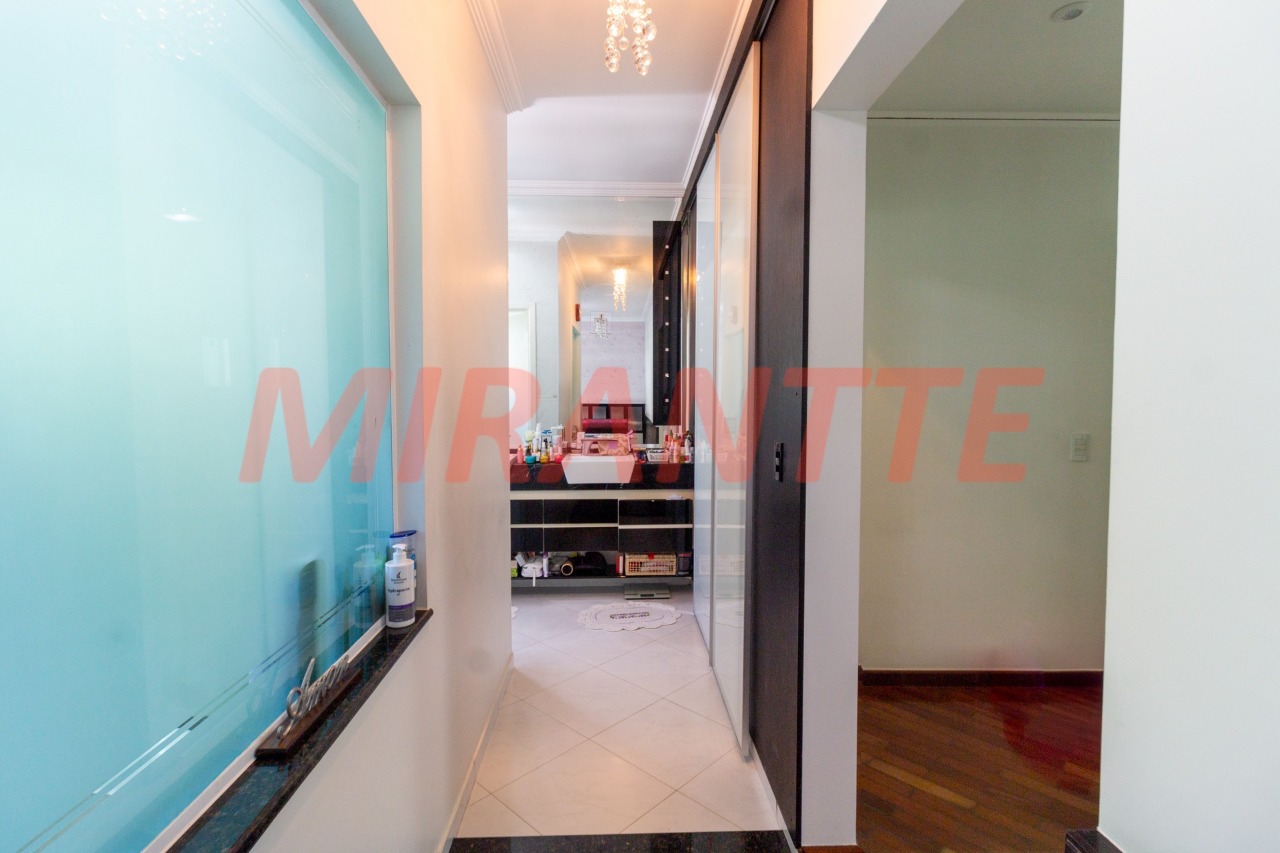Sobrado de 474m² com 4 quartos em Tremembe