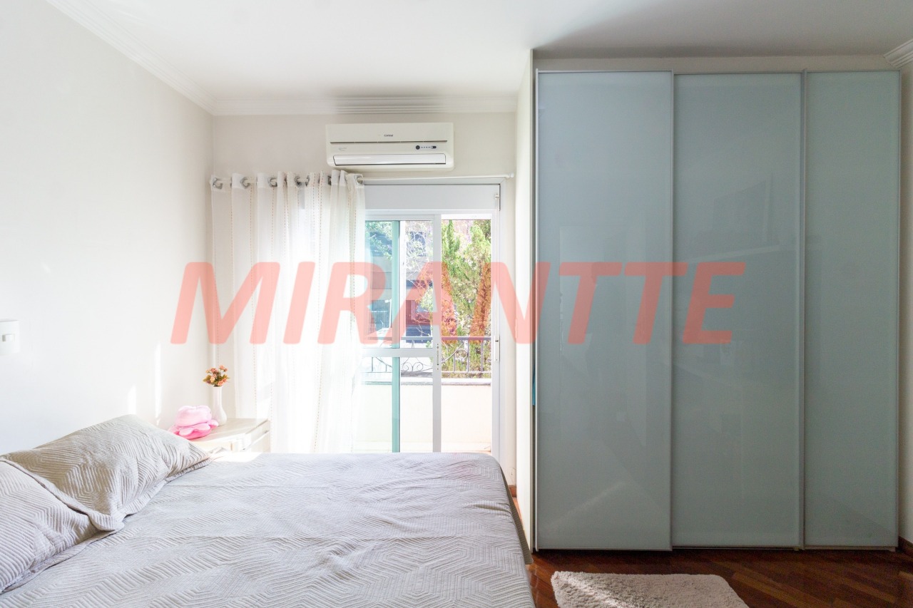 Sobrado de 474m² com 4 quartos em Tremembe
