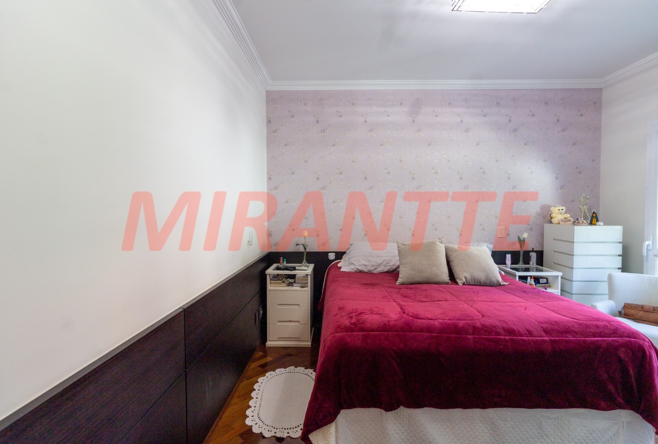 Sobrado de 474m² com 4 quartos em Tremembe