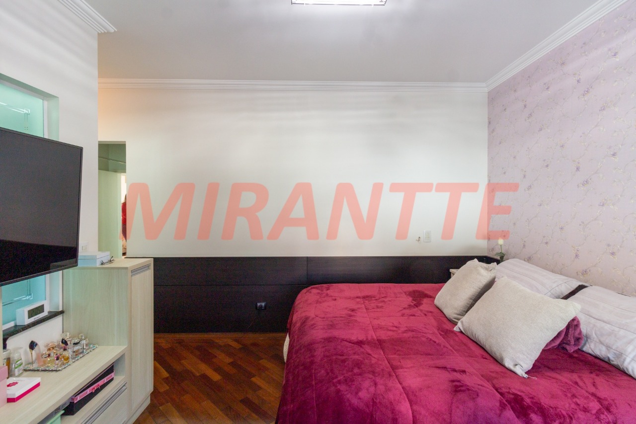 Sobrado de 474m² com 4 quartos em Tremembe
