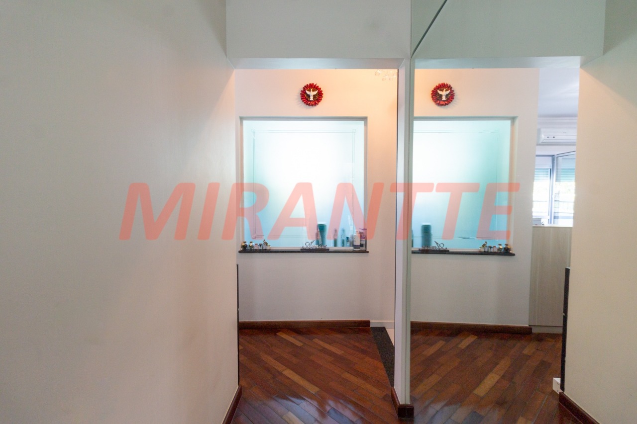 Sobrado de 474m² com 4 quartos em Tremembe