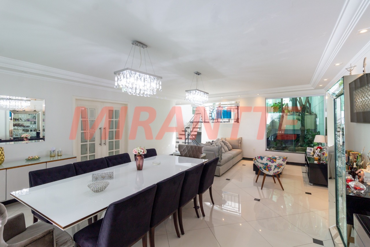 Sobrado de 474m² com 4 quartos em Tremembe