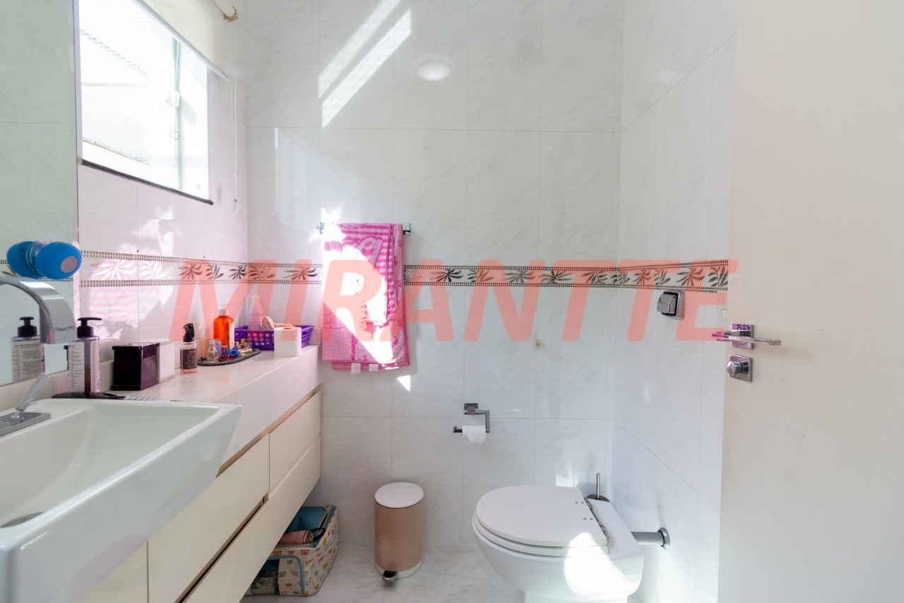 Sobrado de 474m² com 4 quartos em Tremembe