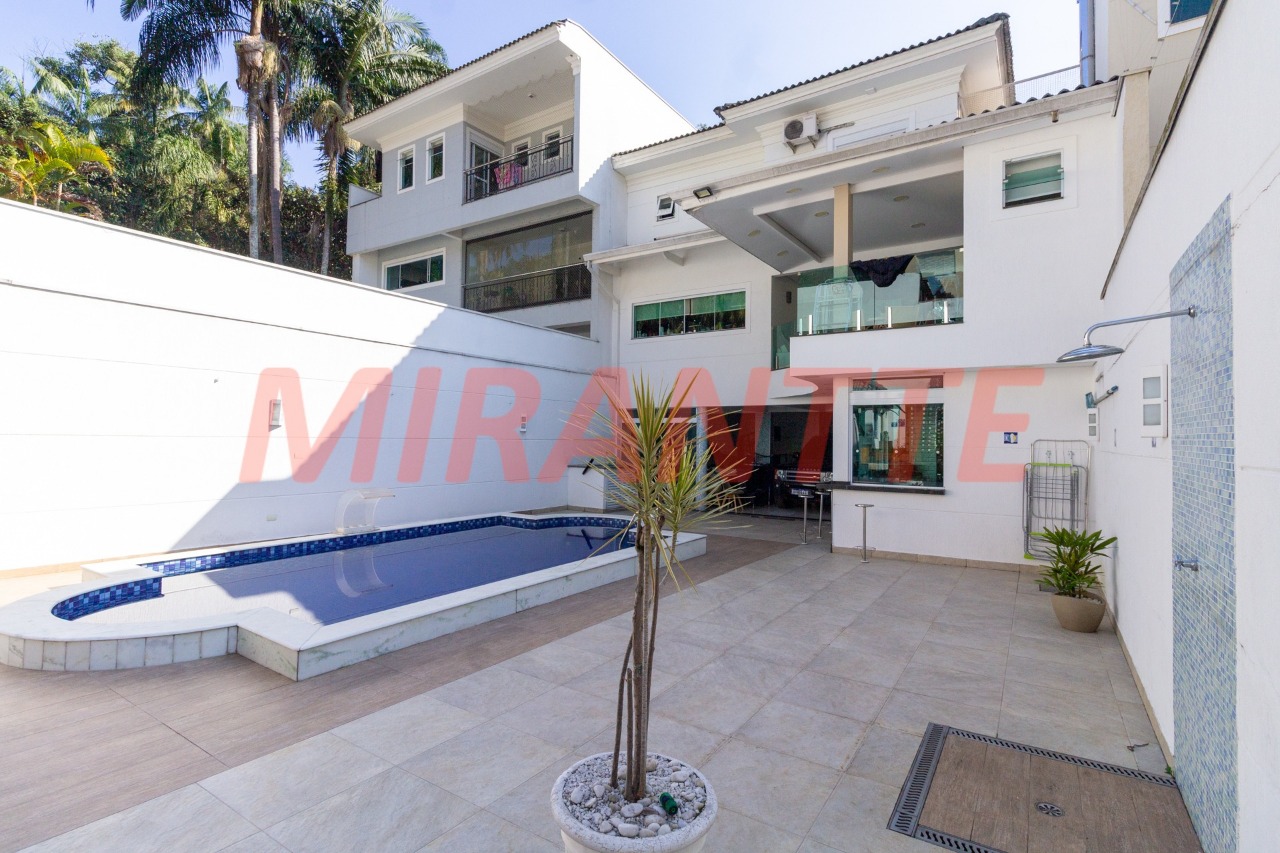 Sobrado de 474m² com 4 quartos em Tremembe