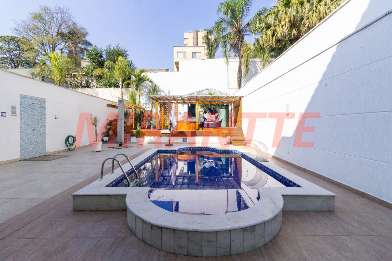 Sobrado de 474m² com 4 quartos em Tremembe
