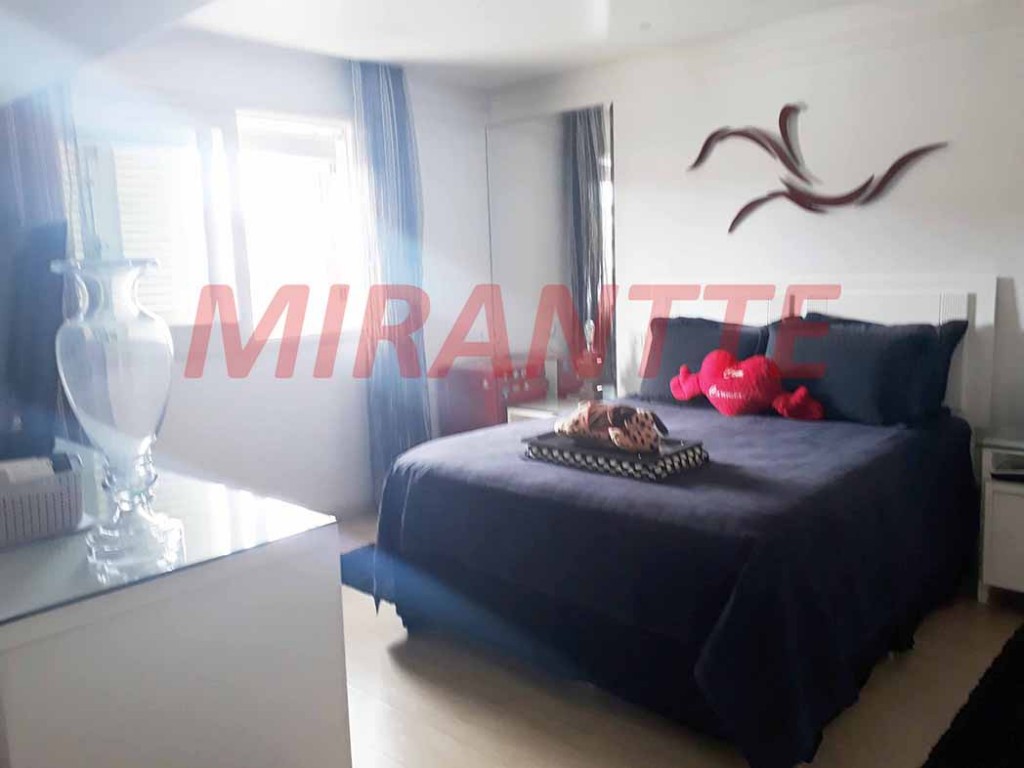Sobrado de 450m² com 3 quartos em Jardim Guapíra