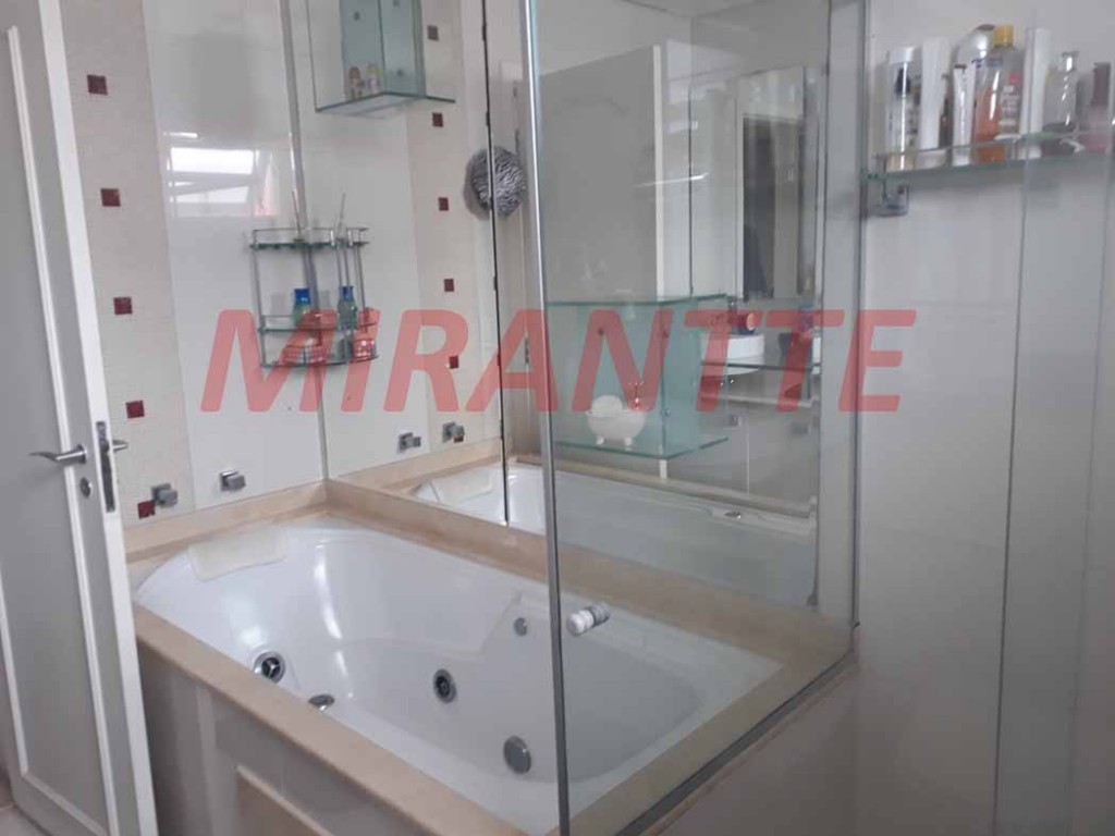 Sobrado de 450m² com 3 quartos em Jardim Guapíra
