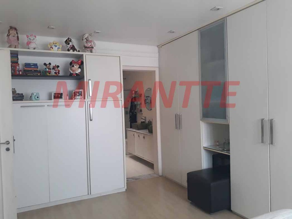 Sobrado de 450m² com 3 quartos em Jardim Guapíra