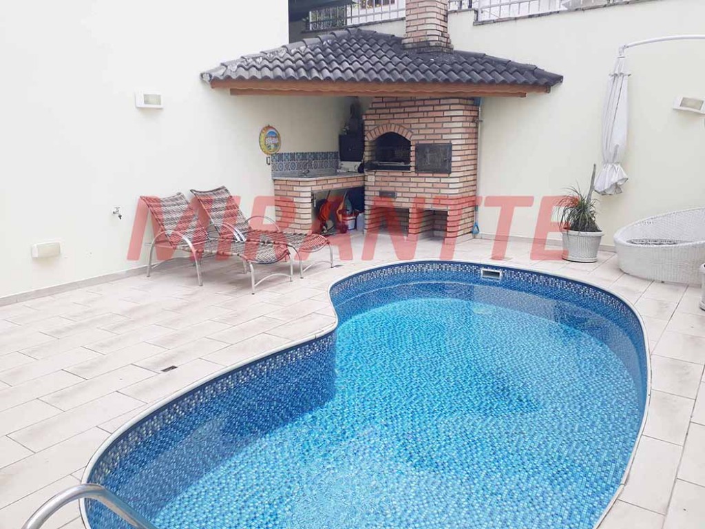 Sobrado de 450m² com 3 quartos em Jardim Guapíra