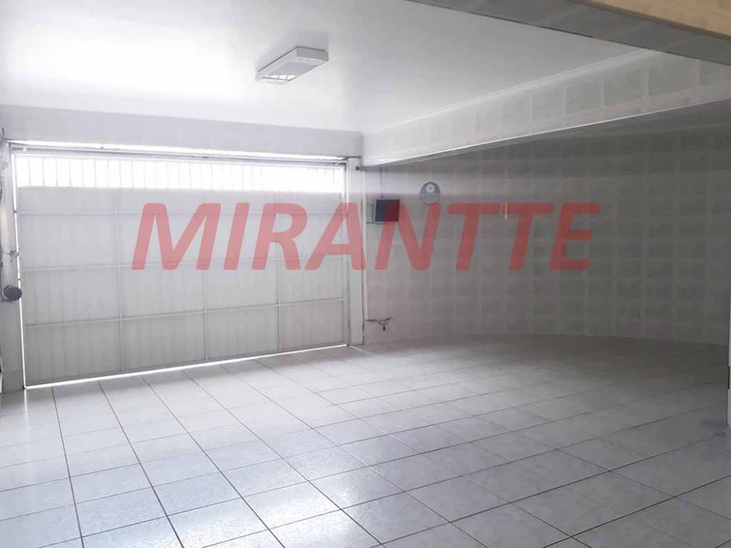 Sobrado de 450m² com 3 quartos em Jardim Guapíra