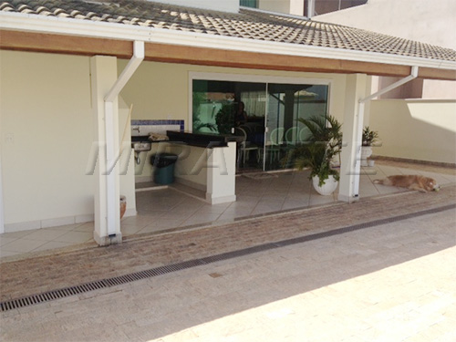 Sobrado de 348m² com 4 quartos em CAMPO DE BOITUVA