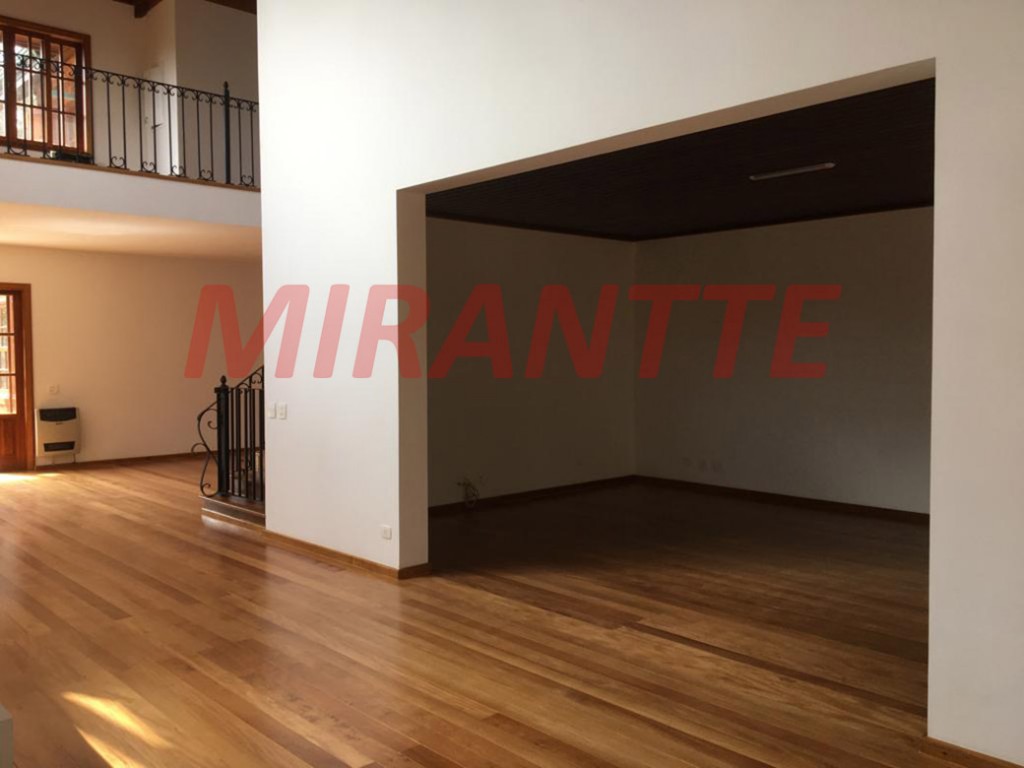 Cond. fechado de 481m² com 4 quartos em Serra da Cantareira