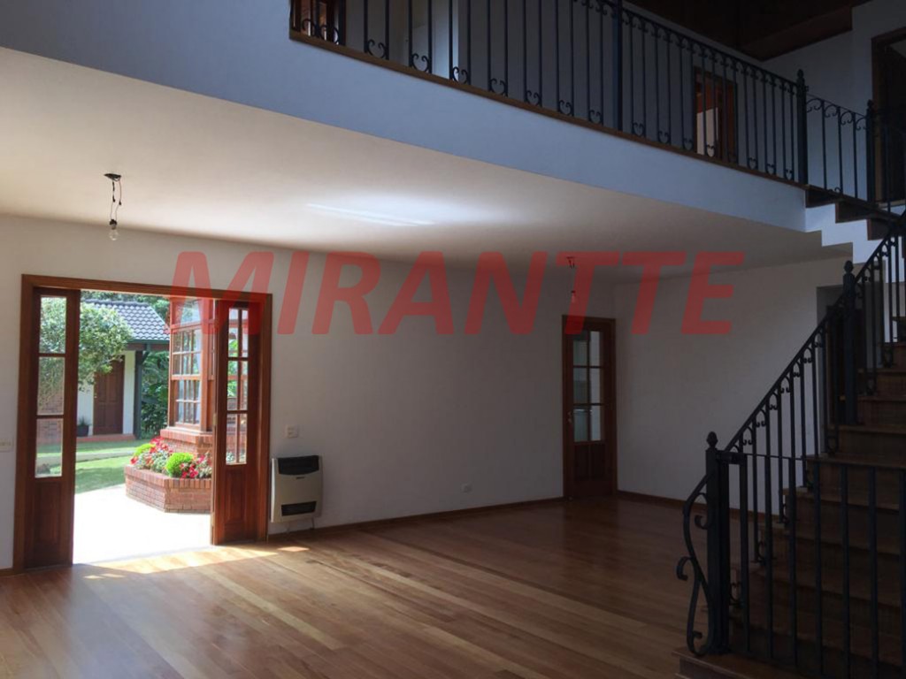Cond. fechado de 481m² com 4 quartos em Serra da Cantareira