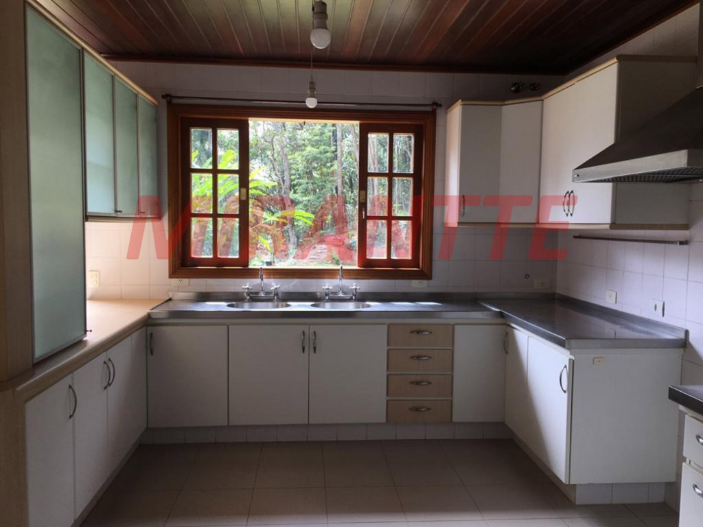 Cond. fechado de 481m² com 4 quartos em Serra da Cantareira
