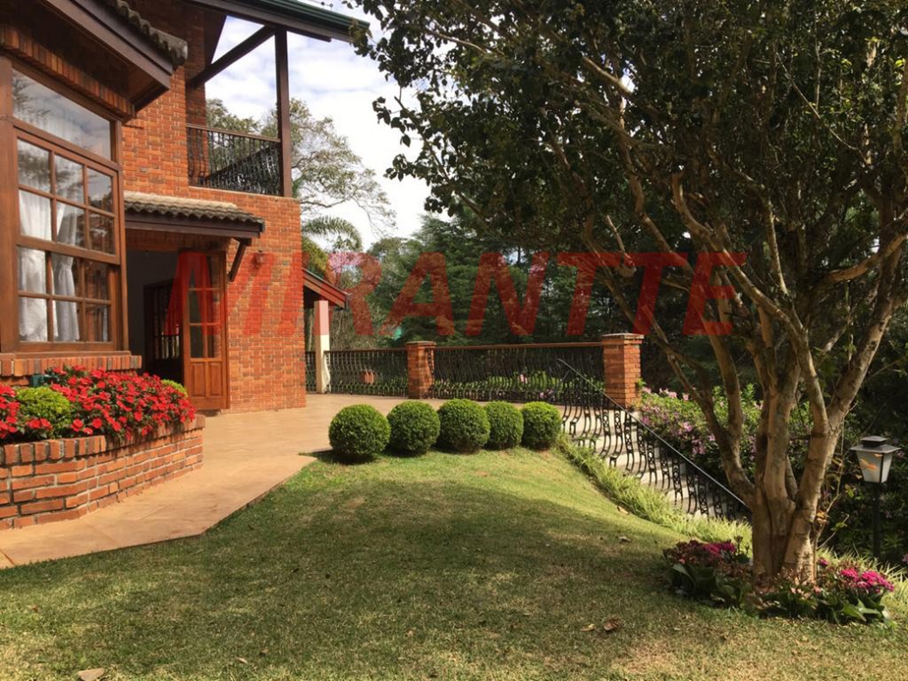 Cond. fechado de 481m² com 4 quartos em Serra da Cantareira