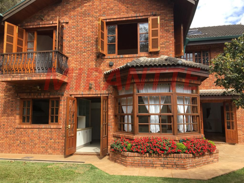 Cond. fechado de 481m² com 4 quartos em Serra da Cantareira