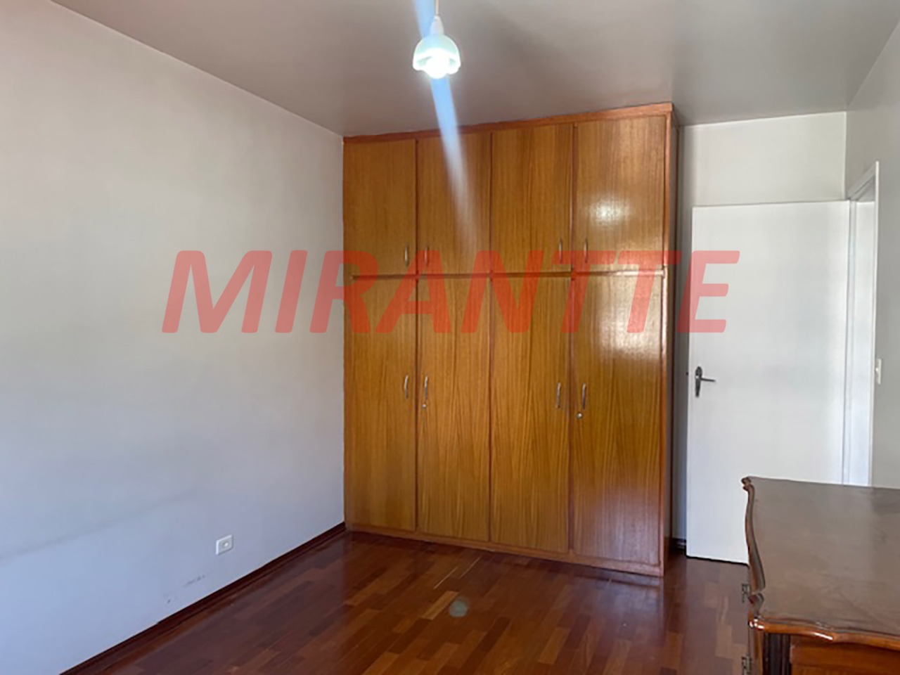 Sobrado de 204m² com 3 quartos em Santana