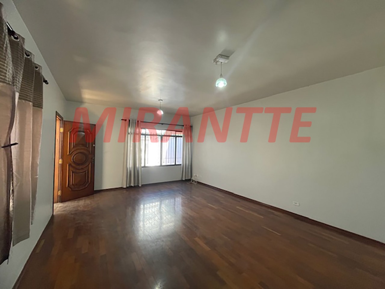 Sobrado de 204m² com 3 quartos em Santana