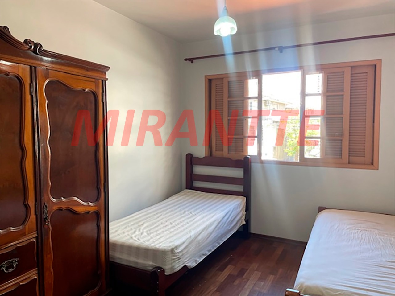 Sobrado de 204m² com 3 quartos em Santana