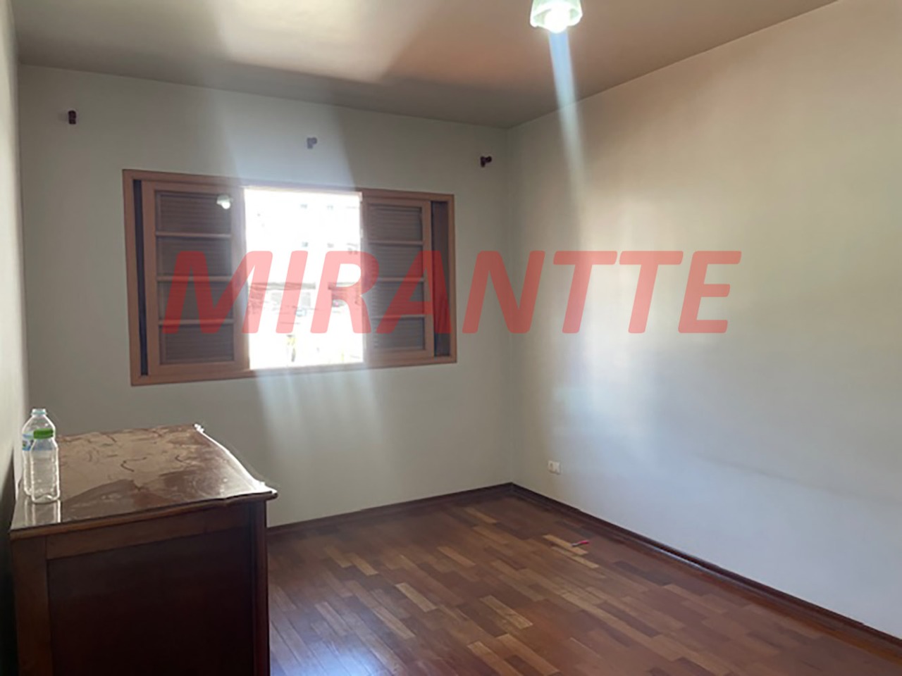 Sobrado de 204m² com 3 quartos em Santana