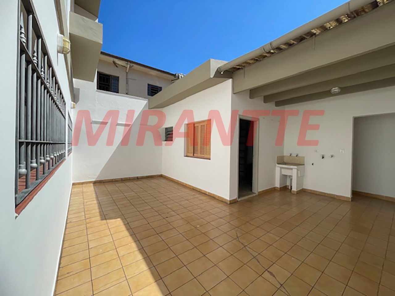 Sobrado de 204m² com 3 quartos em Santana