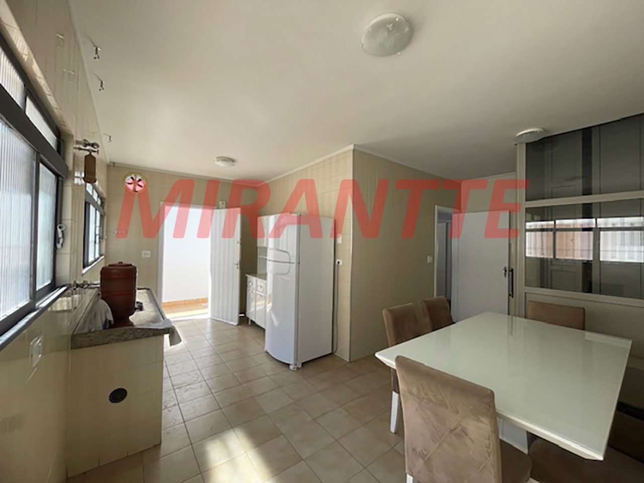 Sobrado de 204m² com 3 quartos em Santana
