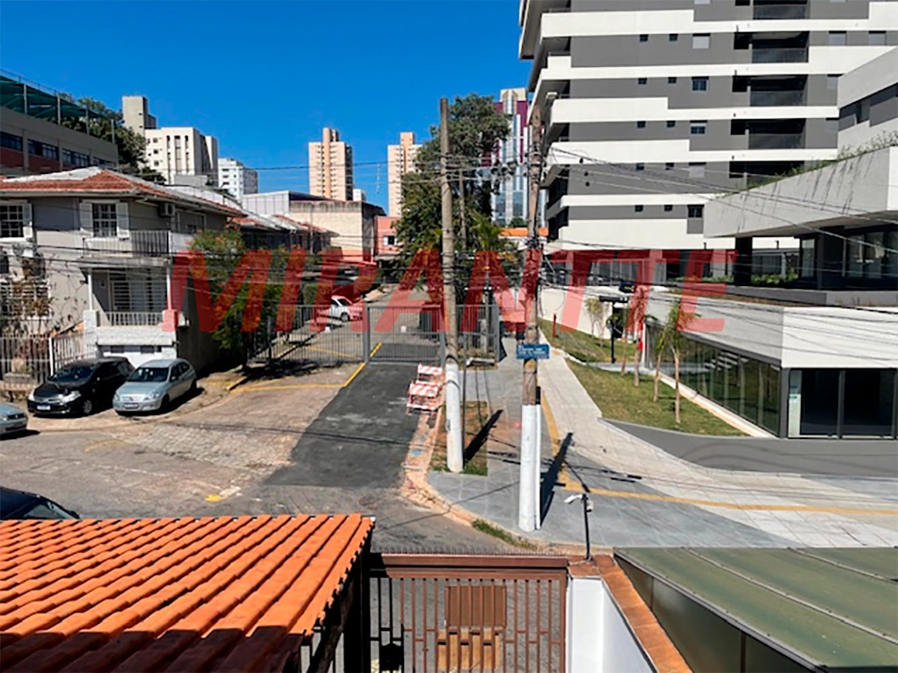 Sobrado de 204m² com 3 quartos em Santana