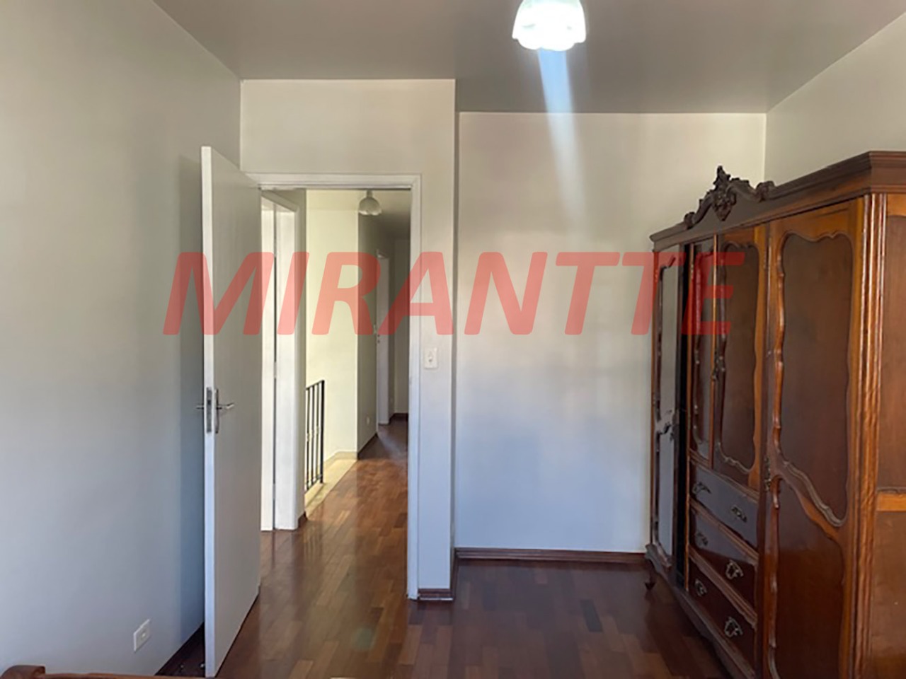 Sobrado de 204m² com 3 quartos em Santana