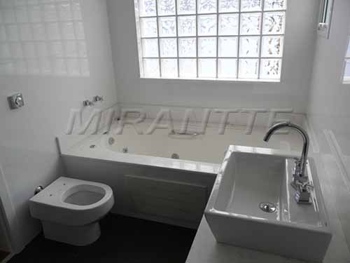 Sobrado de 570m² com 3 quartos em Tremembe