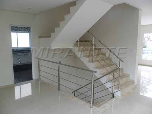 Sobrado de 570m² com 3 quartos em Tremembe