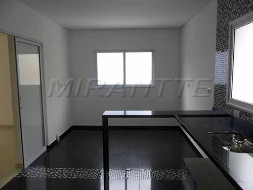 Sobrado de 570m² com 3 quartos em Tremembe