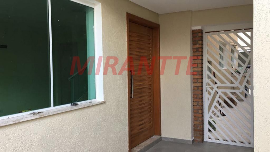 Sobrado de 200m² com 3 quartos em Água Fria