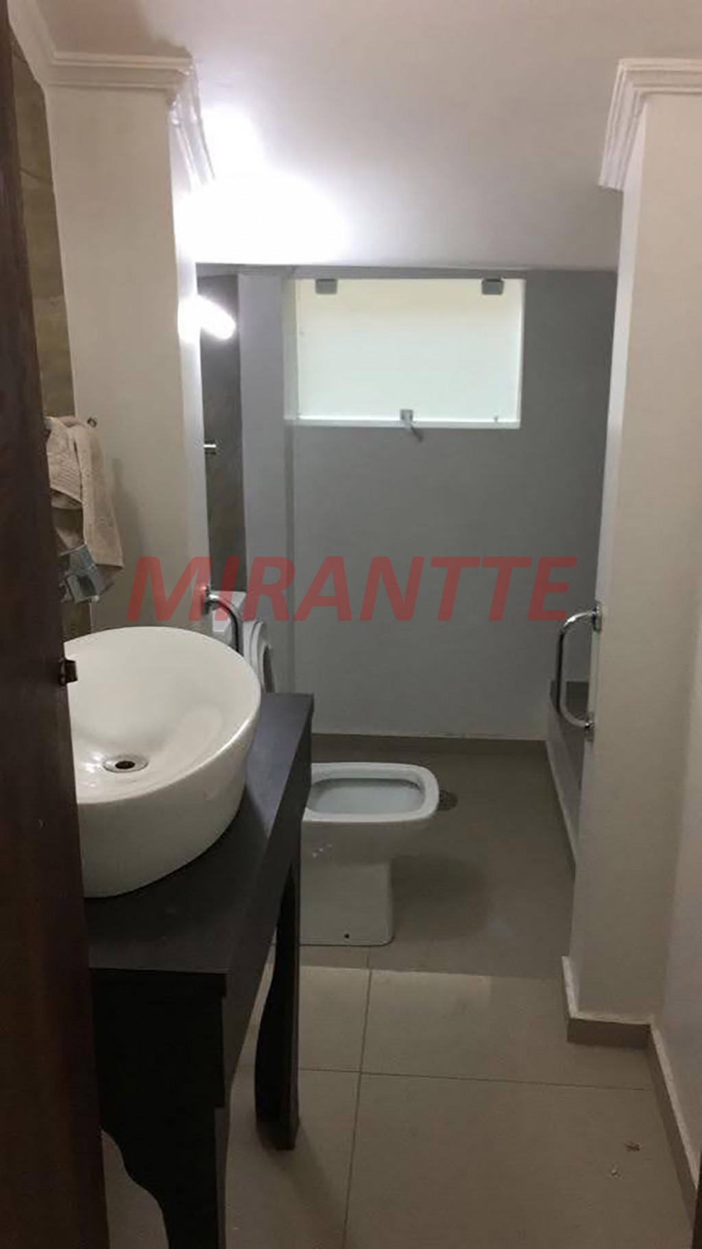 Sobrado de 200m² com 3 quartos em Água Fria