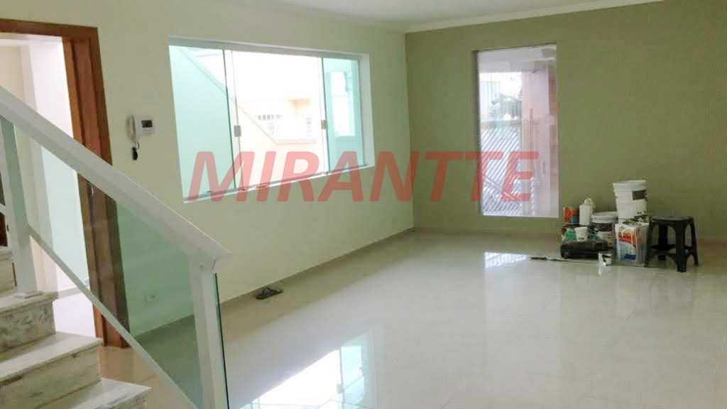 Sobrado de 200m² com 3 quartos em Água Fria