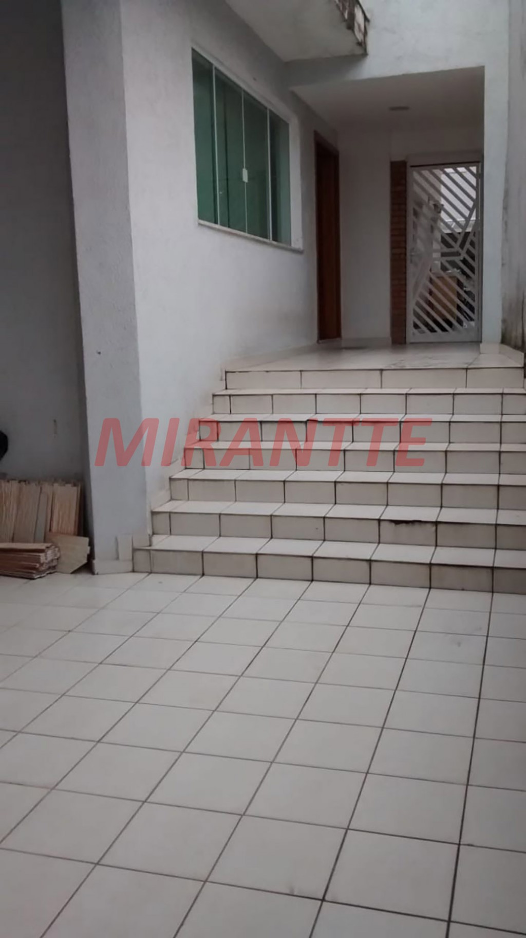 Sobrado de 200m² com 3 quartos em Água Fria