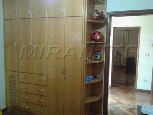 Sobrado de 344m² com 3 quartos em Jardim Peri