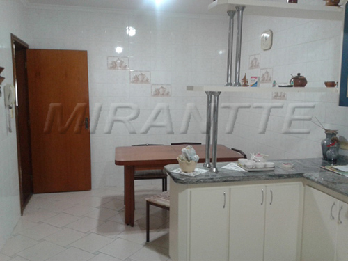 Sobrado de 344m² com 3 quartos em Jardim Peri