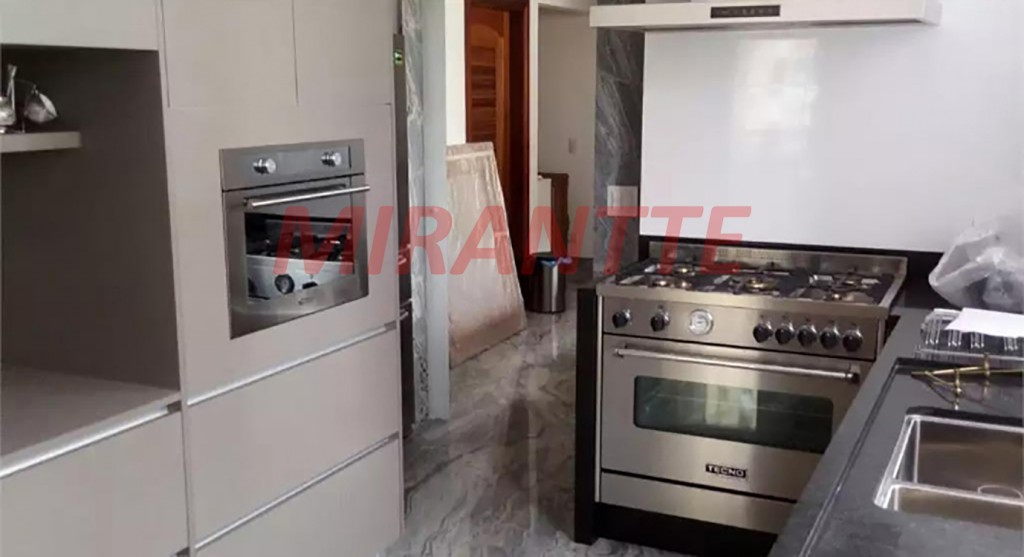 Apartamento de 220m² com 3 quartos em Santana