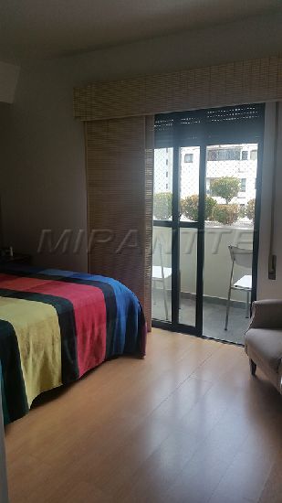 Apartamento de 189m² com 4 quartos em Água Fria