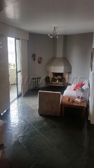 Apartamento de 189m² com 4 quartos em Água Fria